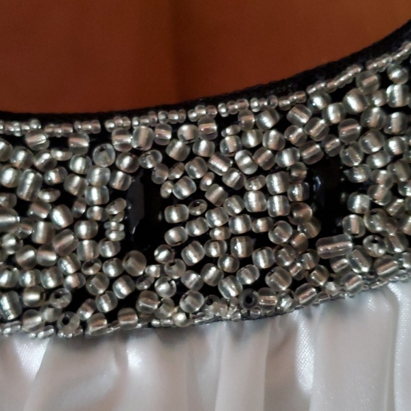 Beautiful formal dress - Picture 5 of 9